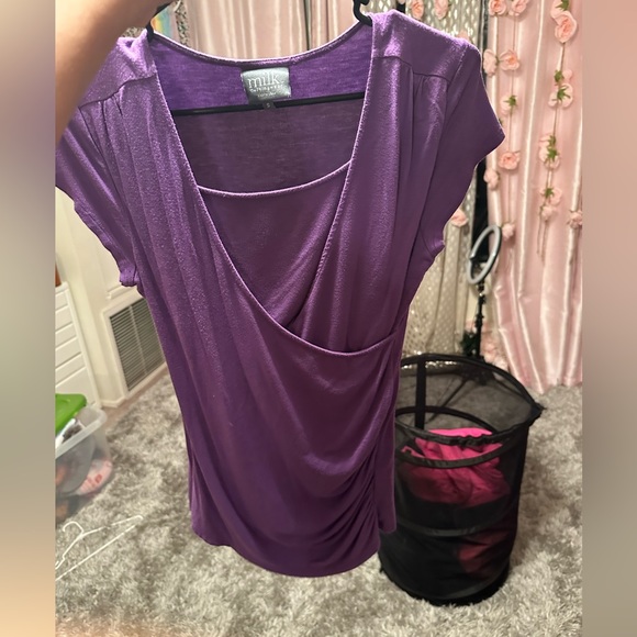 Two cute maternity blouses size small and medium - Picture 8 of 11